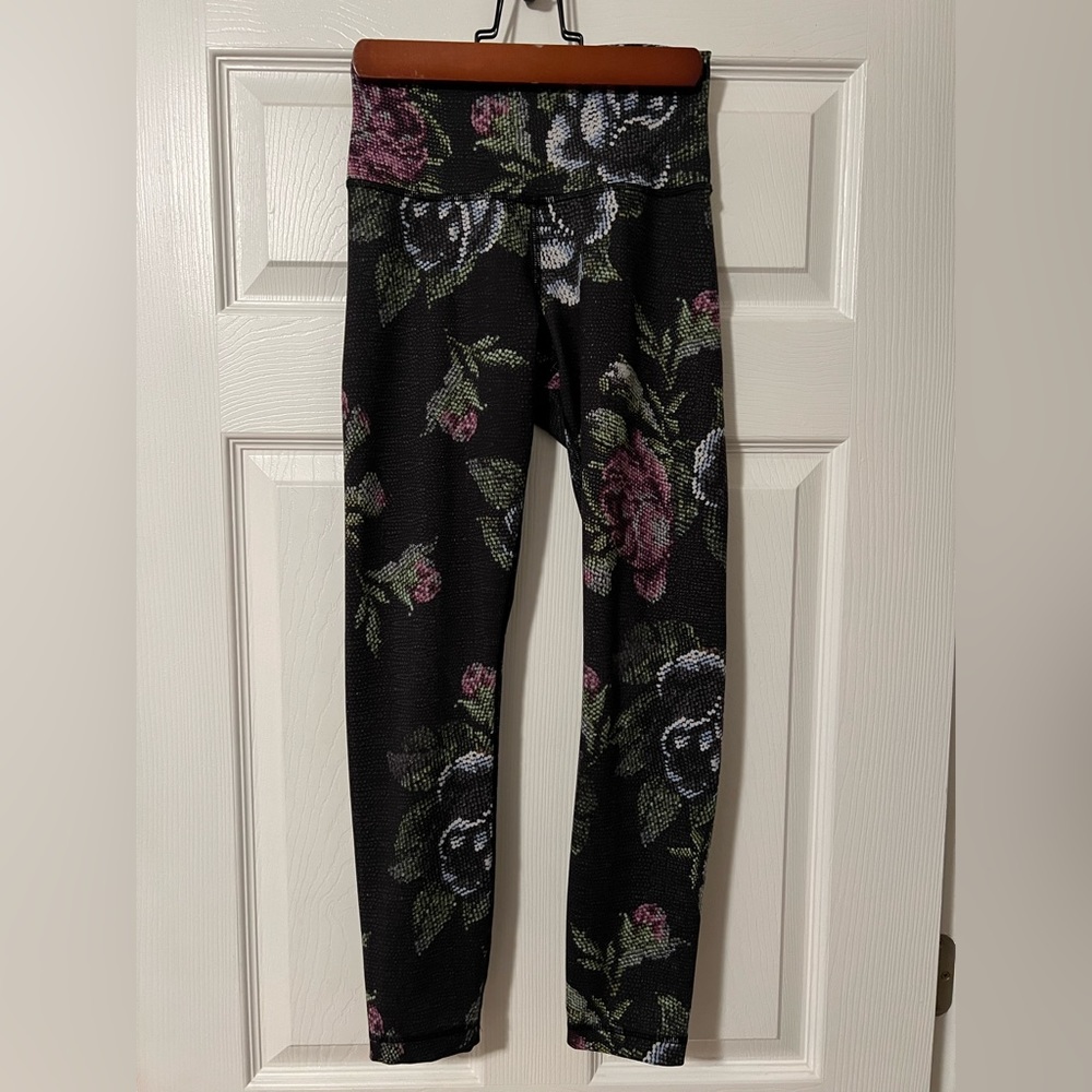 Wunder under lululemon leggings - sz 4